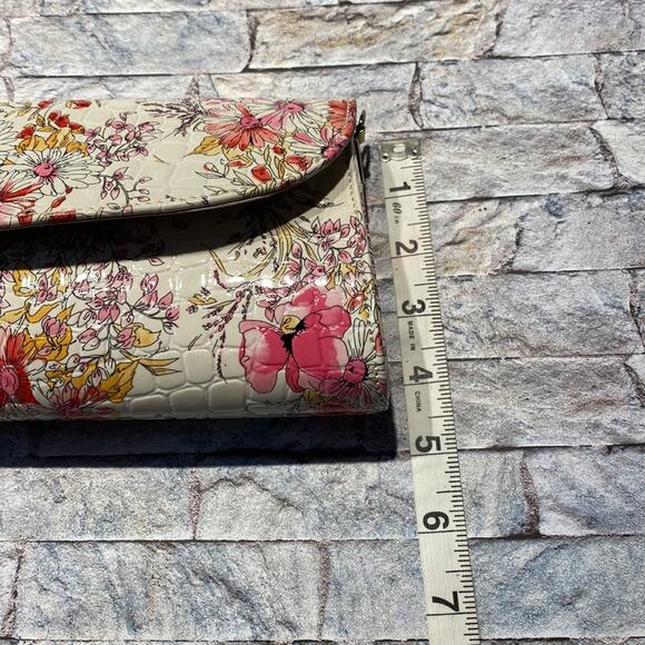 Ladies clutch with long strap or small hand strap with gold rope. - Picture 4 of 9